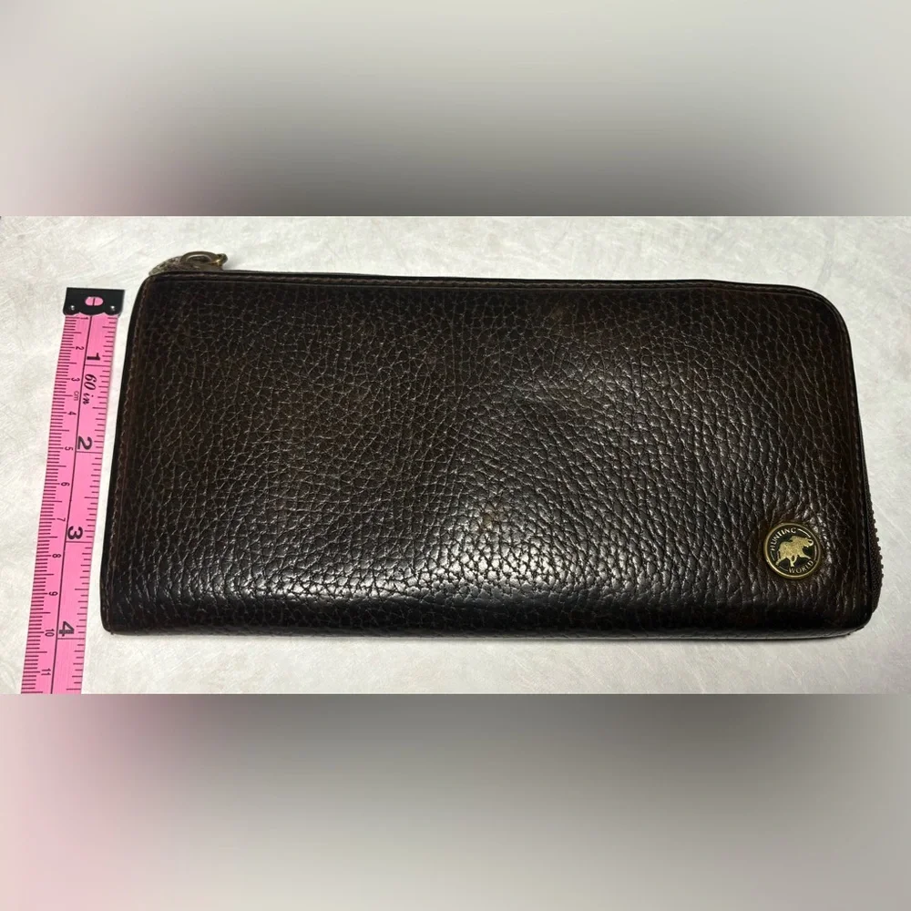 Hunting World Zip‎ Around Brown Leather Wallet